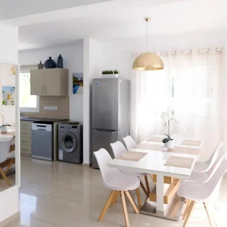 Nissini Blanco, 3 Bedroom With Private Pool, 5 Min To The *