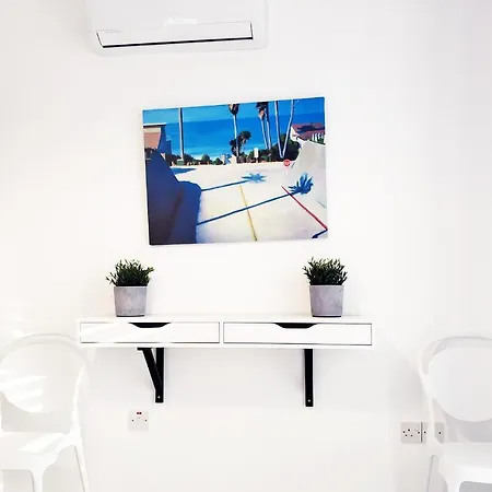 Villa Nissini Blanco, 3 Bedroom With Private Pool, 5 Min To The